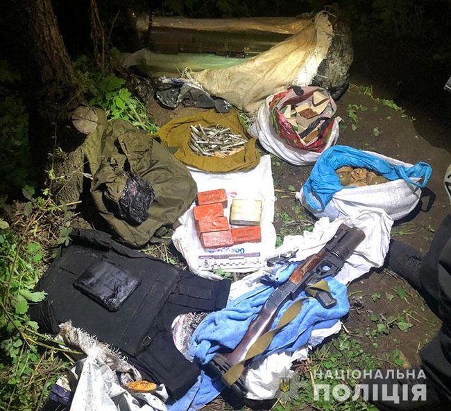 Поліція затримала співробітника Білгород-Дністровської місцевої прокуратури на хабарі $10 тисяч 05