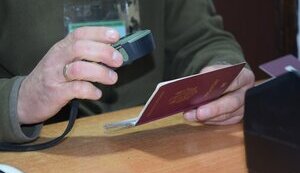 За 6 тис. євро чоловік купив документи на трьох дітей