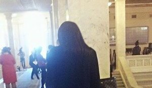 Депутат ПР Артем Щербань ходит в Раду с сексуальной помощницей в мини-юбке. ФОТО