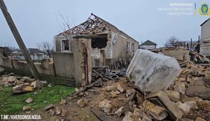 Росіяни обстріляли Чорнобаївку на Херсонщині: 3 людей поранено, потрощено близько 50 будинків. ВIДЕО