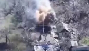 Drone operators of 5th SAB destroy opccupiers mortar and ammunition depot. VIDEO