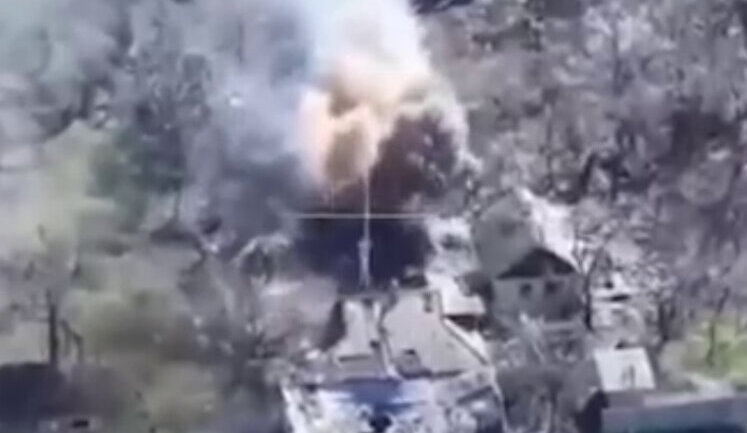 Drone operators of 5th SAB destroy opccupiers mortar and ammunition depot. VIDEO