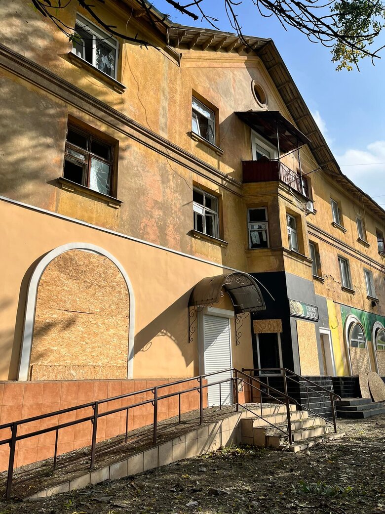 Рашисты ударили по Краматорску 4 ракетами. Известно о 10 раненых 07