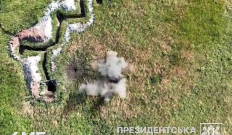Aerial reconnaissance of 4th Mechanized Battalion of Presidential Brigade eliminated group of invaders who were hiding in trenches. VIDEO