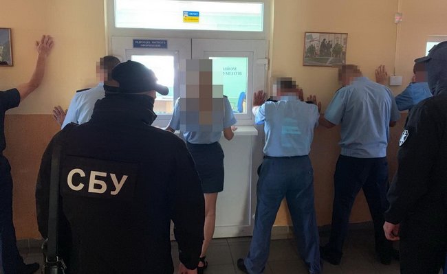 СБУ разоблачила чиновников Закарпатской таможни на масштабных злоупотреблениях. Сумма ущерба государству - 540 тыс. грн 01