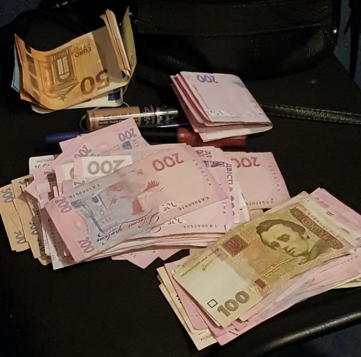 Женщина продавала места в электронной очереди в запорожский сервис-центр МВД, - прокуратура 01 Женщина продавала места в электронной очереди в запорожский сервис-центр МВД, - прокуратура 01