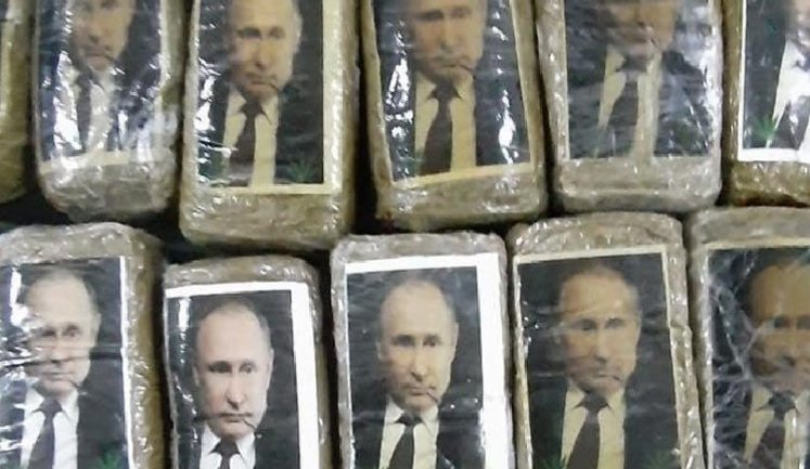 Понад 300 упаковок гашишу із зображенням Путіна виявили на березі моря у Лівії. ФОТОрепортаж