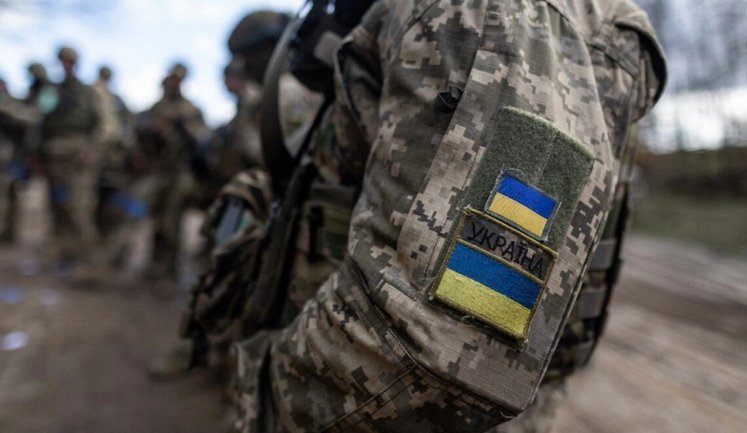 Що ви думаєте про зміни контрактів в армії? Голосуй на телеграмі Цензора