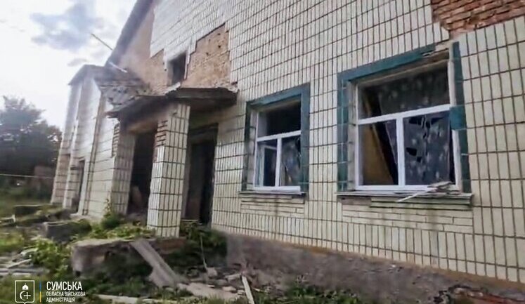 Ворог вдарив по Путивльській громаді на Сумщині: пошкоджено житлові будинки та будинок культури. ФОТОрепортаж
