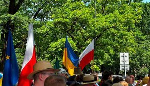 У Варшаві, Кракові та Вроцлаві люди вийшли на мітинги, щоб підтримати Україну. ФОТОрепортаж