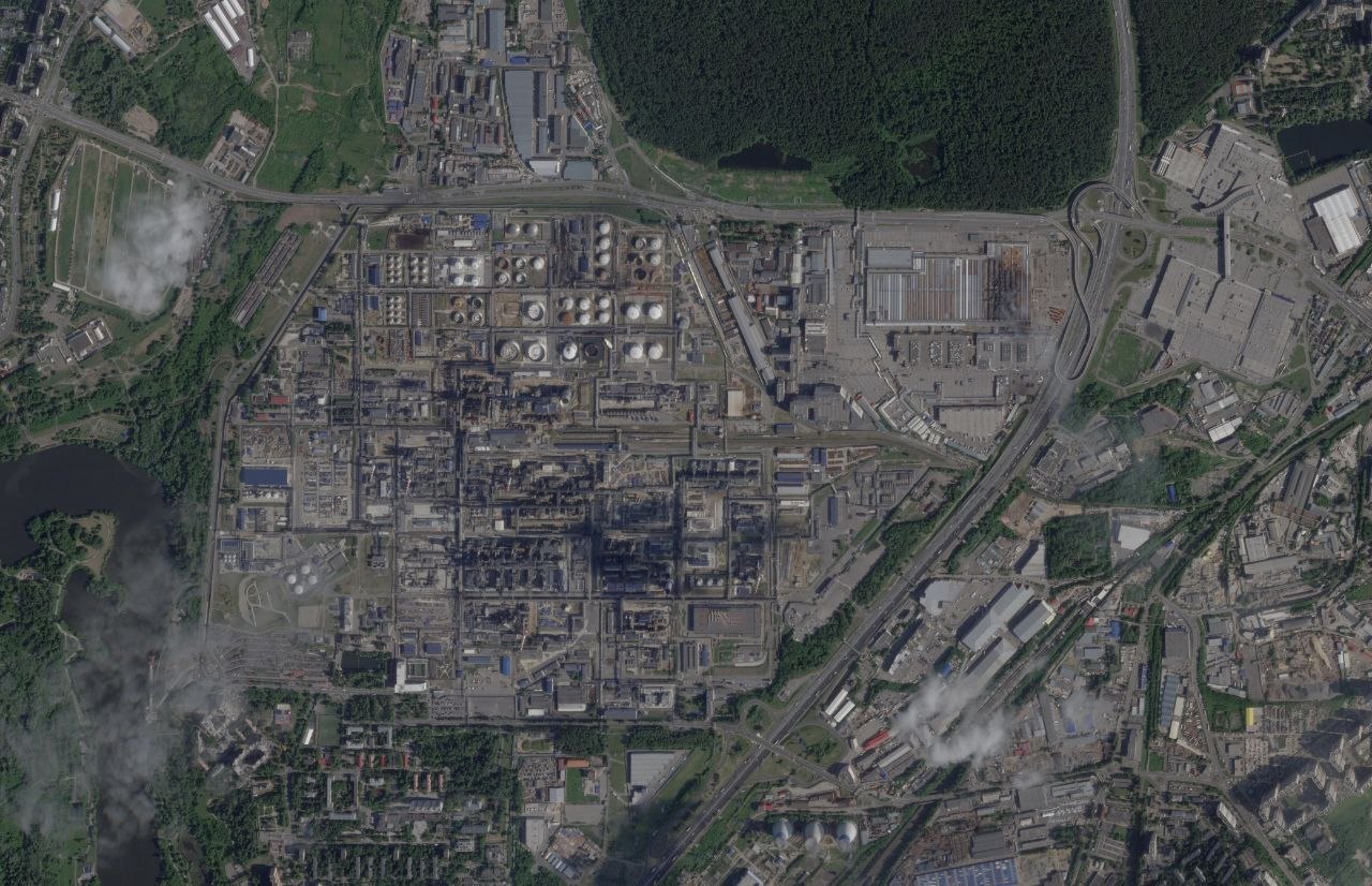 Moscow refinery has halted oil processing. What is known | Censor.NET