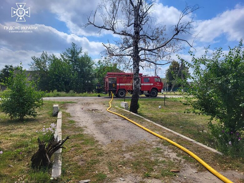 Рашисти обстріляли Петропавлівку на Харківщині, загорівся приватний будинок, постраждалих немає 02