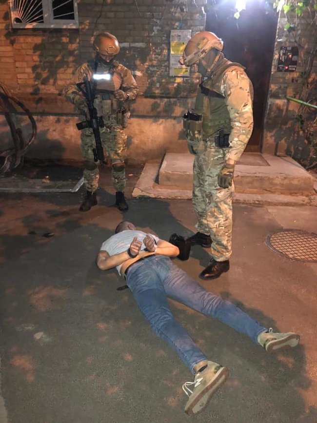 Грузинів, які одержали громадянство України за участь в АТО, затримали за розбійний напад 05