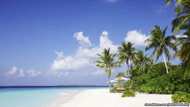 Vacation in Maldives cost Ukraine’s Poroshenko about $500,000, - Skhemy project 03