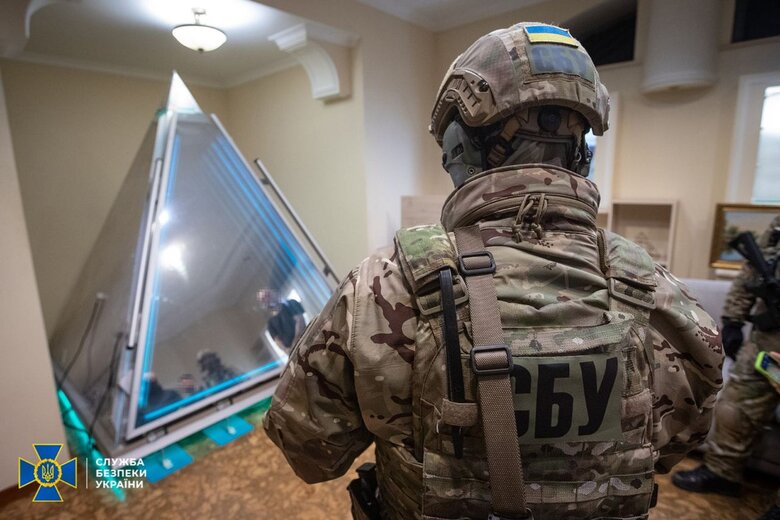 Поліція та СБУ заблокували діяльність псевдорелігійної секти АллатРа, до якої належали Баканов та Верещук 05 Поліція та СБУ заблокували діяльність псевдорелігійної секти АллатРа, до якої належали Баканов та Верещук 05