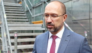 Без поддержки международных финорганизаций Украина рухнет в пропасть дефолта, - Шмыгаль