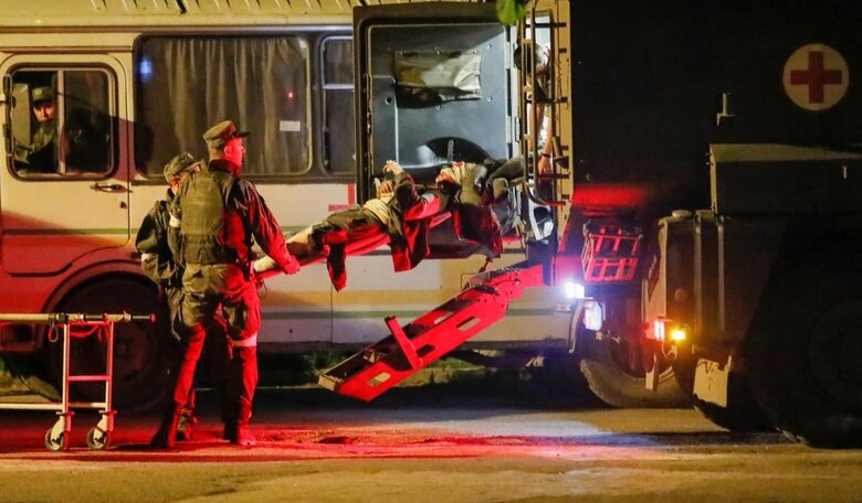 Buses with Ukrainian servicemen left Azovstal - Reuters 02