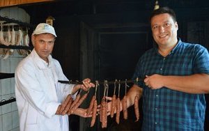 Як колишній заробітчанин та маркетолог виробляють крафтову ковбасу. ВИДЕО