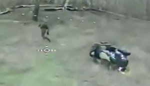 Смертельное ралли под Дроновкой: дрон 81-й бригады эффектно уничтожил оккупанта на квадроцикле. ВИДЕО