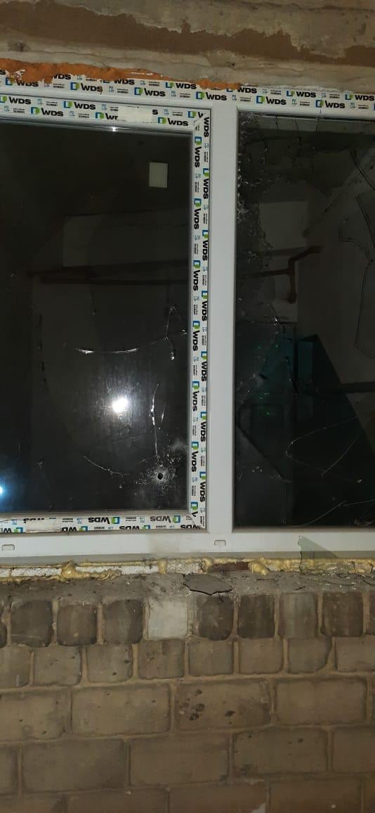 Occupiers shell frontline Krasnohorivka town, damaging a hospital 07