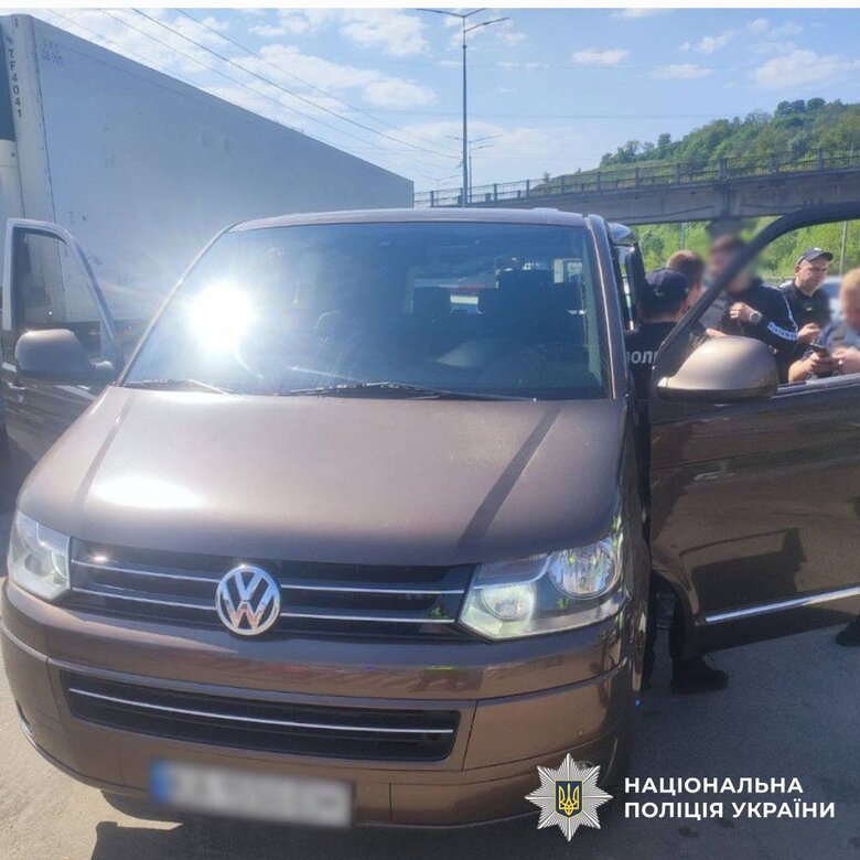 У Подільському районі Києва вранці сталася стрілянина