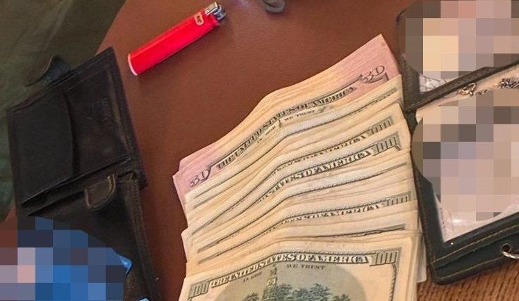 ДБР викрило командира, який вимагав $5 тисяч за переведення військового до Києва. ФОТОрепортаж