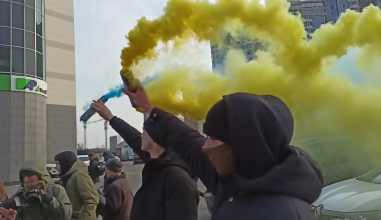 Дело об убийстве Шеремета: Митингующие пикетируют Лукьяновское СИЗО, где содержится Антоненко. ВИДЕО+ФОТОрепортаж (обновлено)