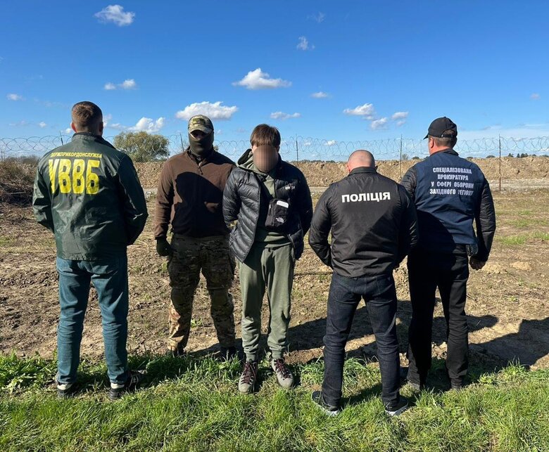 Намагався підкупити прикордонника і переправити ухилянтів до Словаччини