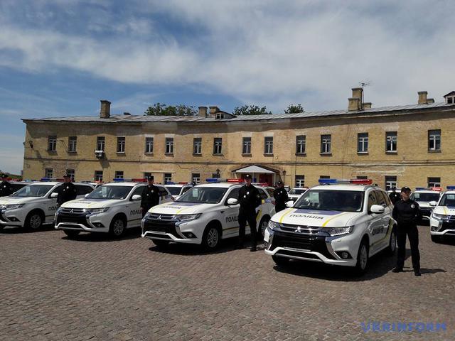 Япония передала МВД 635 автомобилей Mitsubishi Outlander PHEV 03