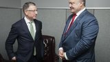 Співрозмовники обговорили останній розвиток подій на Донбасі і перспективи введення миротворців, - Порошенко зустрівся з Волкером. ФОТО
