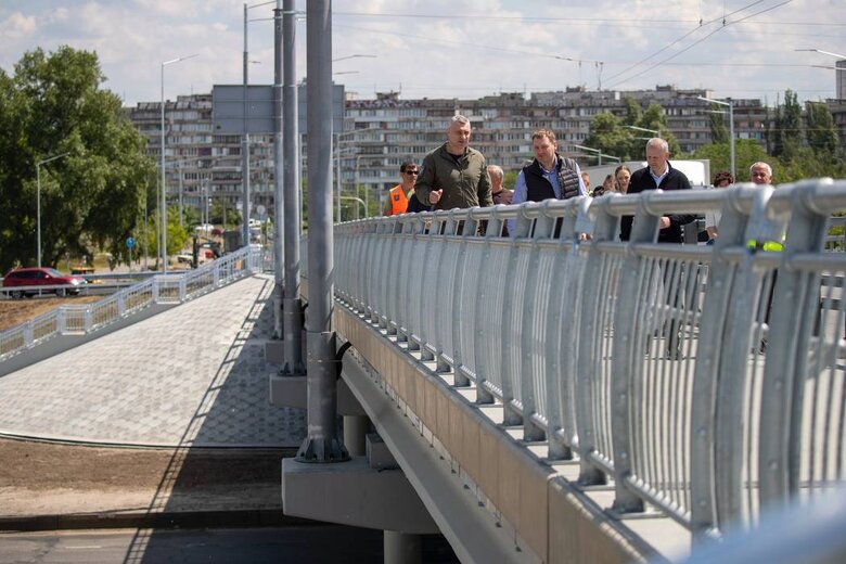 Уперше за 40 років: У Києві вперше завершили капремонт шляхопроводу на Оболоні