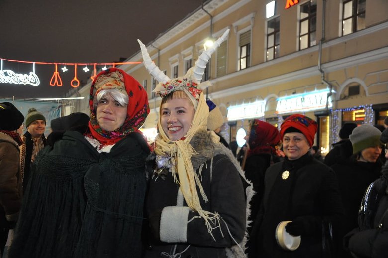 На Контрактовій площі в Києві відсвяткували Щедрий вечір з Козою і Маланкою 13