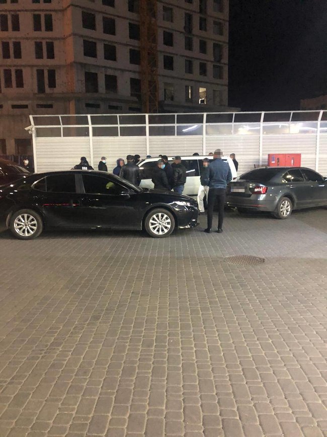 Сотрудник СБУ задержан на взятке в $5 тыс. за розыск украденного автомобиля в Харькове, - Офис Генпрокурора 02