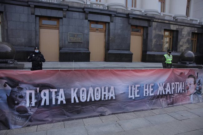 Нацкорпус закликав Зеленського не жартувати з п’ятою колоною 01