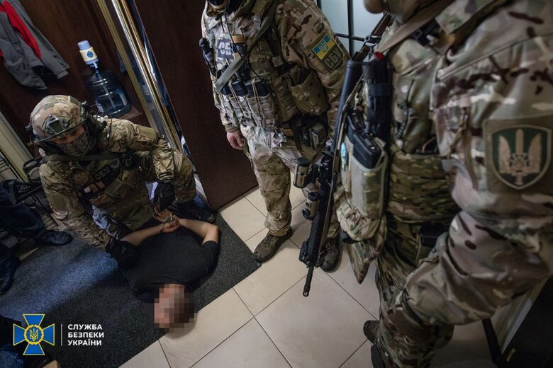 Поліція та СБУ заблокували діяльність псевдорелігійної секти АллатРа, до якої належали Баканов та Верещук 02 Поліція та СБУ заблокували діяльність псевдорелігійної секти АллатРа, до якої належали Баканов та Верещук 02