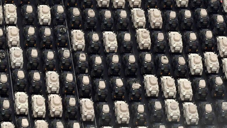 Судно, перевозившее 60 БМП Bradley для Украины, уже разгрузилось в Германии 04