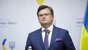 Кулеба призвал Запад пригрозить России отключением от системы SWIFT