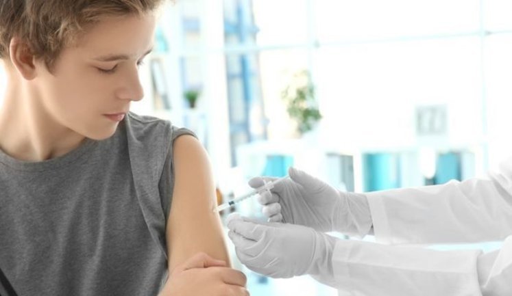 За перший тиждень кошти за вакцинацію отримали 40 тисяч підлітків