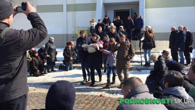 Farewell ceremony for military pilot Voloshyn held in Mykolaiv 04
