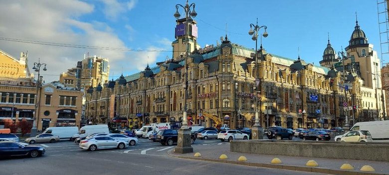 Бессарабський проїзд у Києві став пішохідною зоною 02