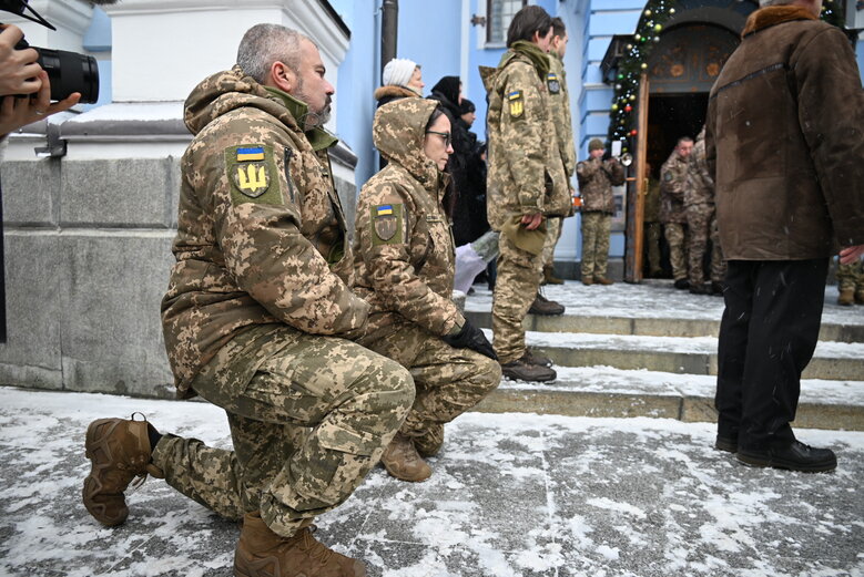 В Киеве простились с известным спелеологом, инженером и зооспасателем Святославом Романчуком (Нутрий), который погиб в бою с оккупантами 29