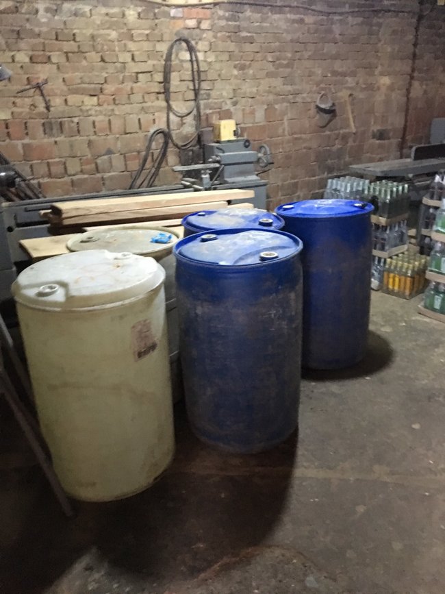 Подпольное производство фальсифицированного алкоголя ликвидировано на Львовщине. Изъято товара на 1,2 млн грн 06