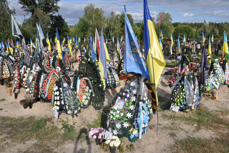 Kyiv. Alley of Heroes at Lysove cemetery. Rows of flags over Ukrainian soldiers’ graves 03