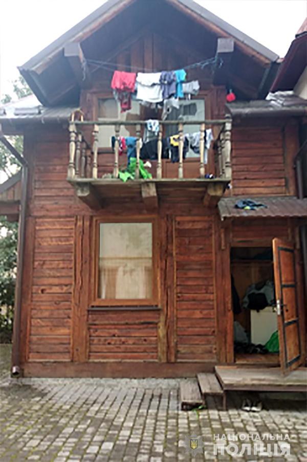 В Ивано-Франковской области людей незаконно удерживали в нелегально центре реабилитации страдающих от алкоголизма и наркомании 03
