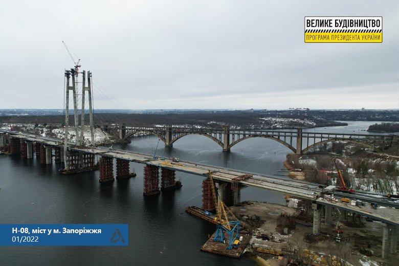 На запорізькому мосту через Дніпро монтують деформаційні шви, - Укравтодор 03