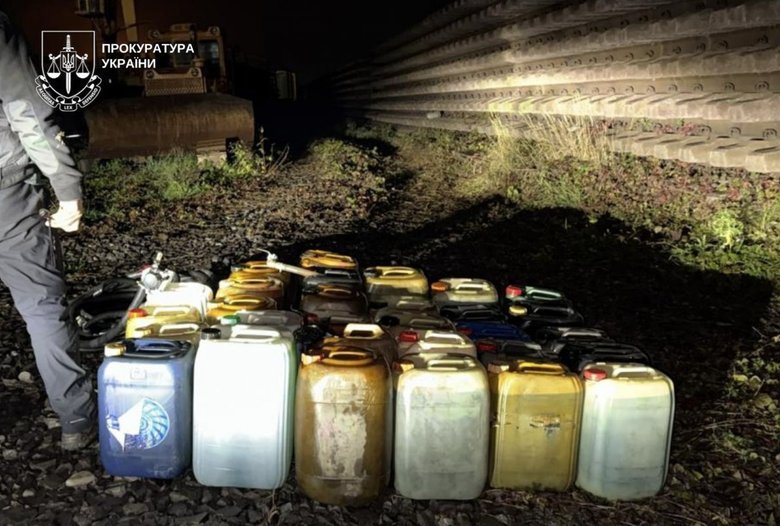 Шестерых работников УЗ подозревают в краже дизтоплива