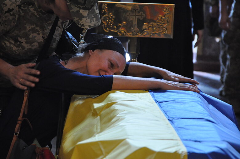 Із загиблим в бою з окупантами воїном Романом Барвінком (Скрипалем) попрощалися в Києві 03