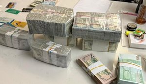 Сотні тисяч валюти готівкою: екоінспекторку з Дніпра затримали, але її начальника не чіпали, - ЗМІ