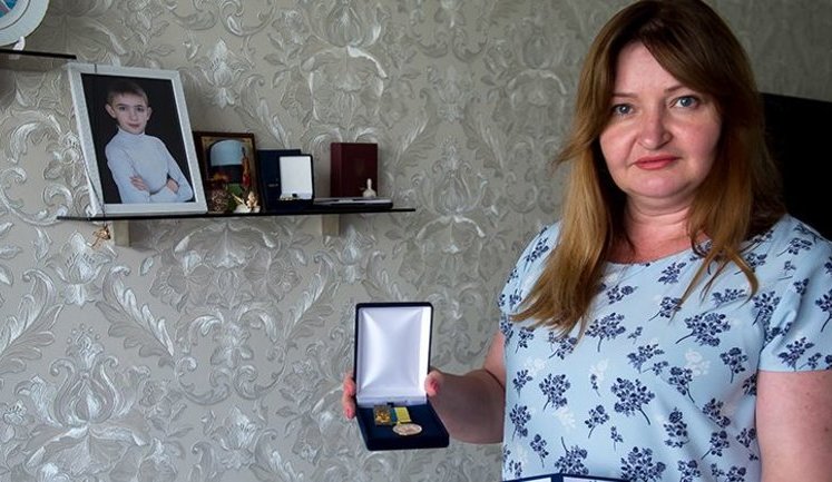 Дружина загиблого майора Павла Дришлюка, син якого став чемпіоном світу з футболу: "Смерть батька Кирила дуже змінила. Я тоді сказала тренеру сина: "Якщо ви його залишите – він ще більше закриється"