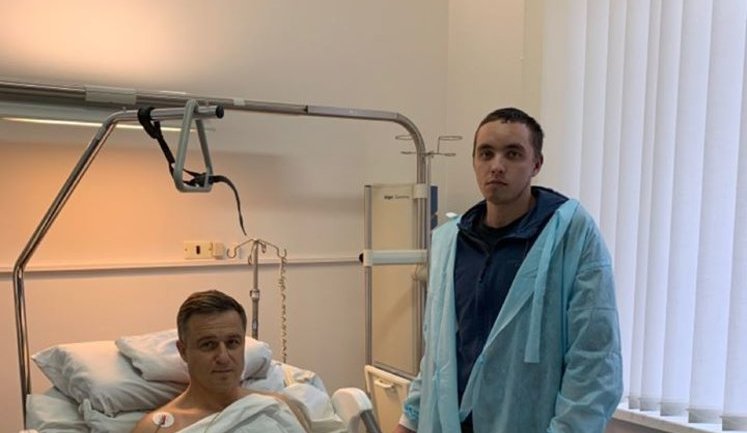 Попавший в ДТП Кулеба: Водитель другого автомобиля уже выписался и сегодня проведывал меня. ФОТО